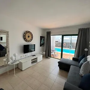 Oasis Blue - Beautiful 1 Bedroom On Private Complex With Pool Tías